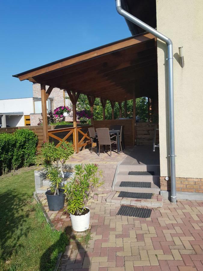 Pagrepe Apartman Balatonvilágos Exterior foto